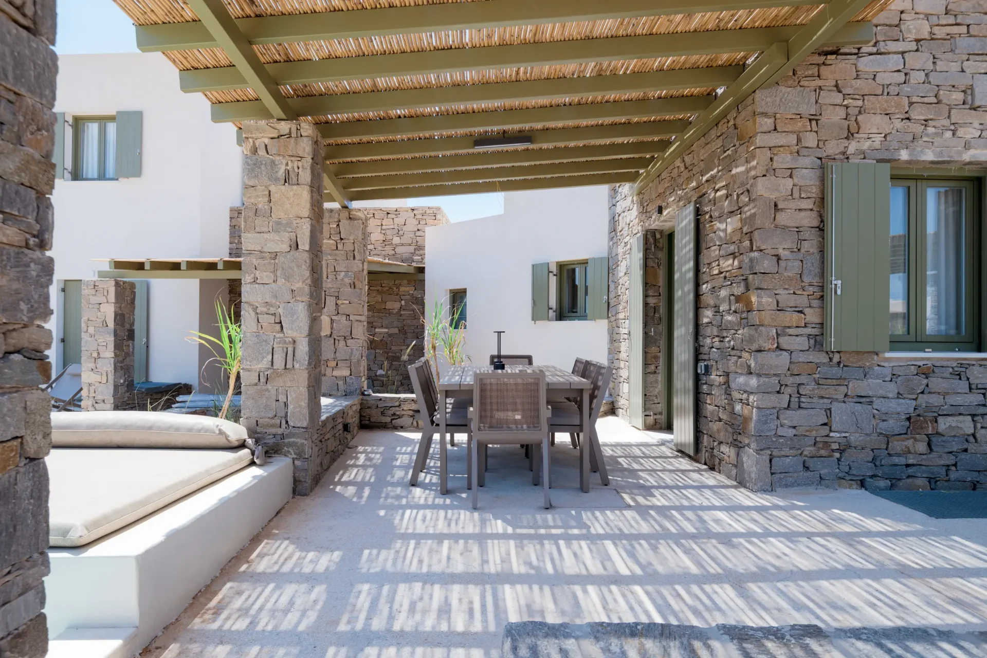 Pergola dining terrace